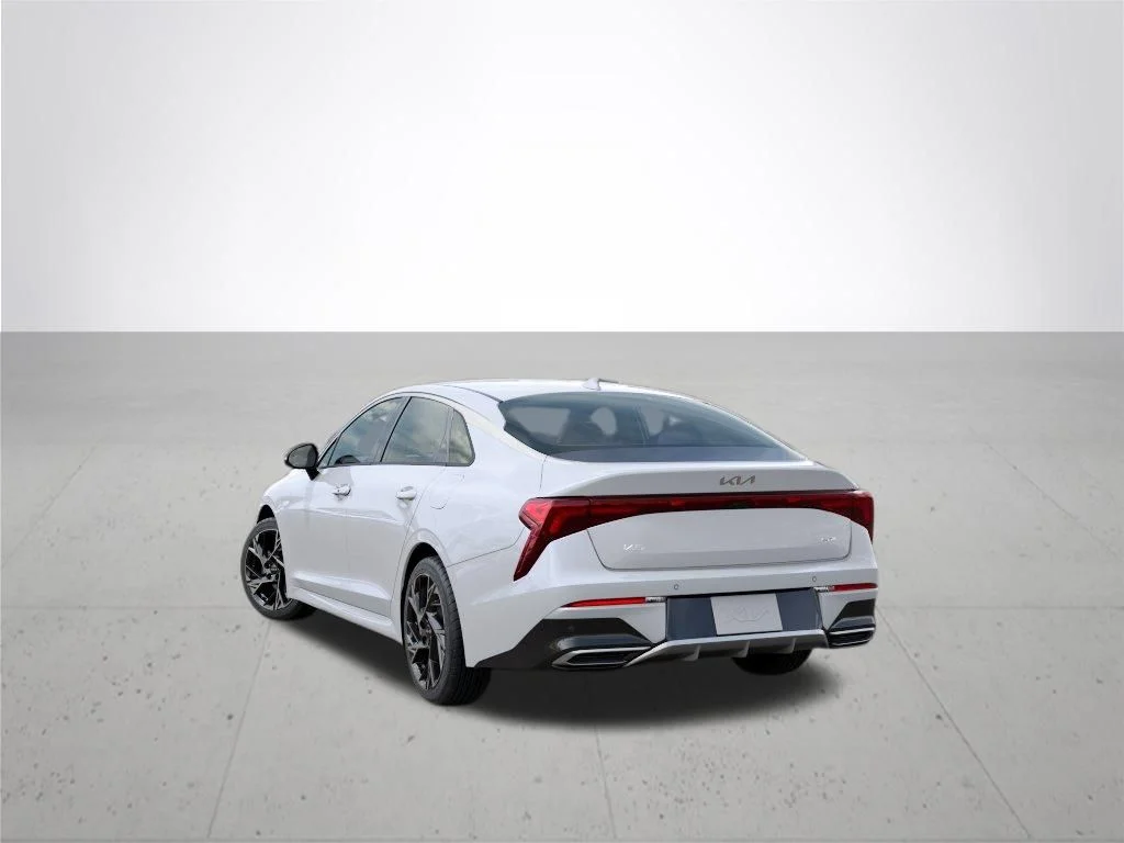 New 2026 White Kia GT-Line image 4