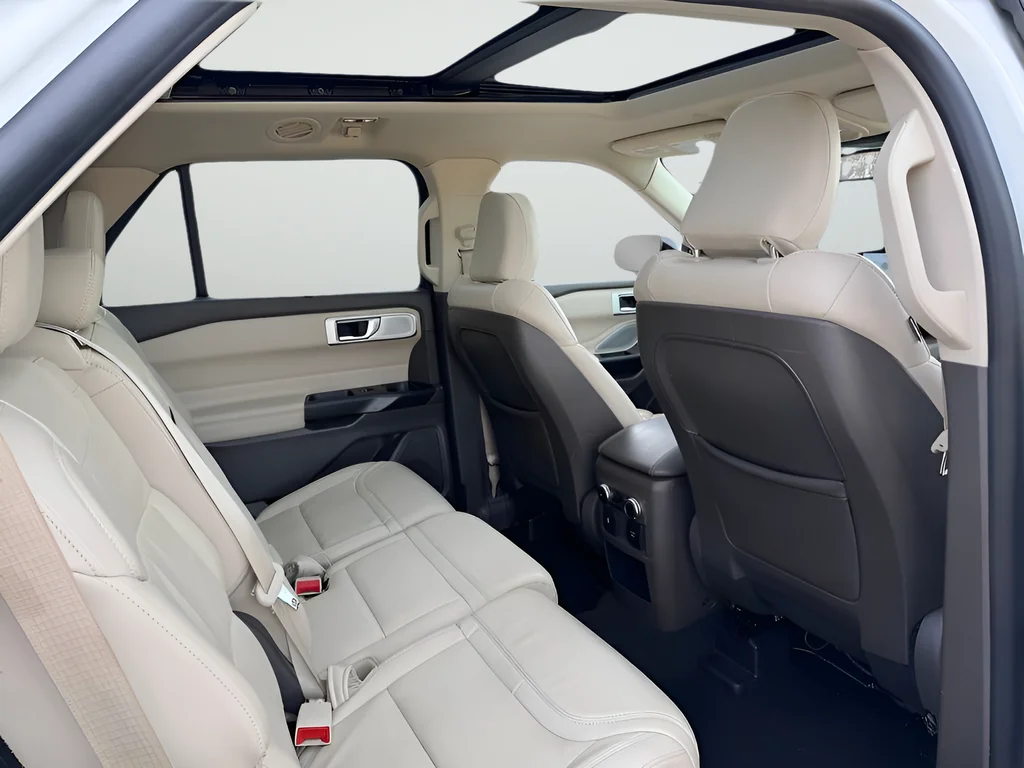 Used 2020 White Ford Platinum image 28