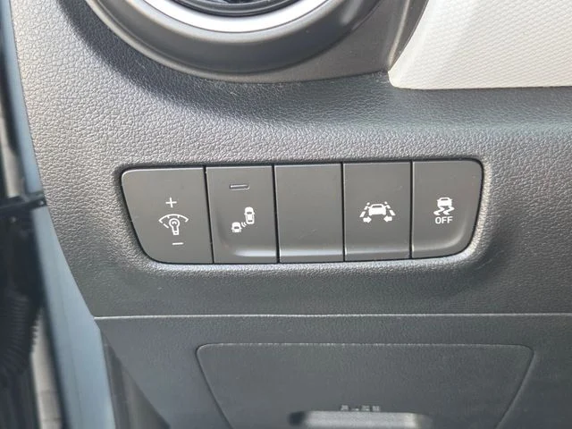 Used 2019 Silver Hyundai SEL image 25