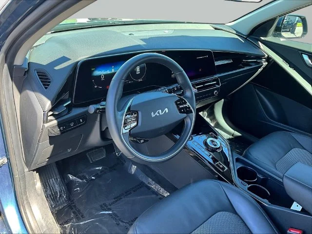 Used 2024 Blue Kia Wind image 19