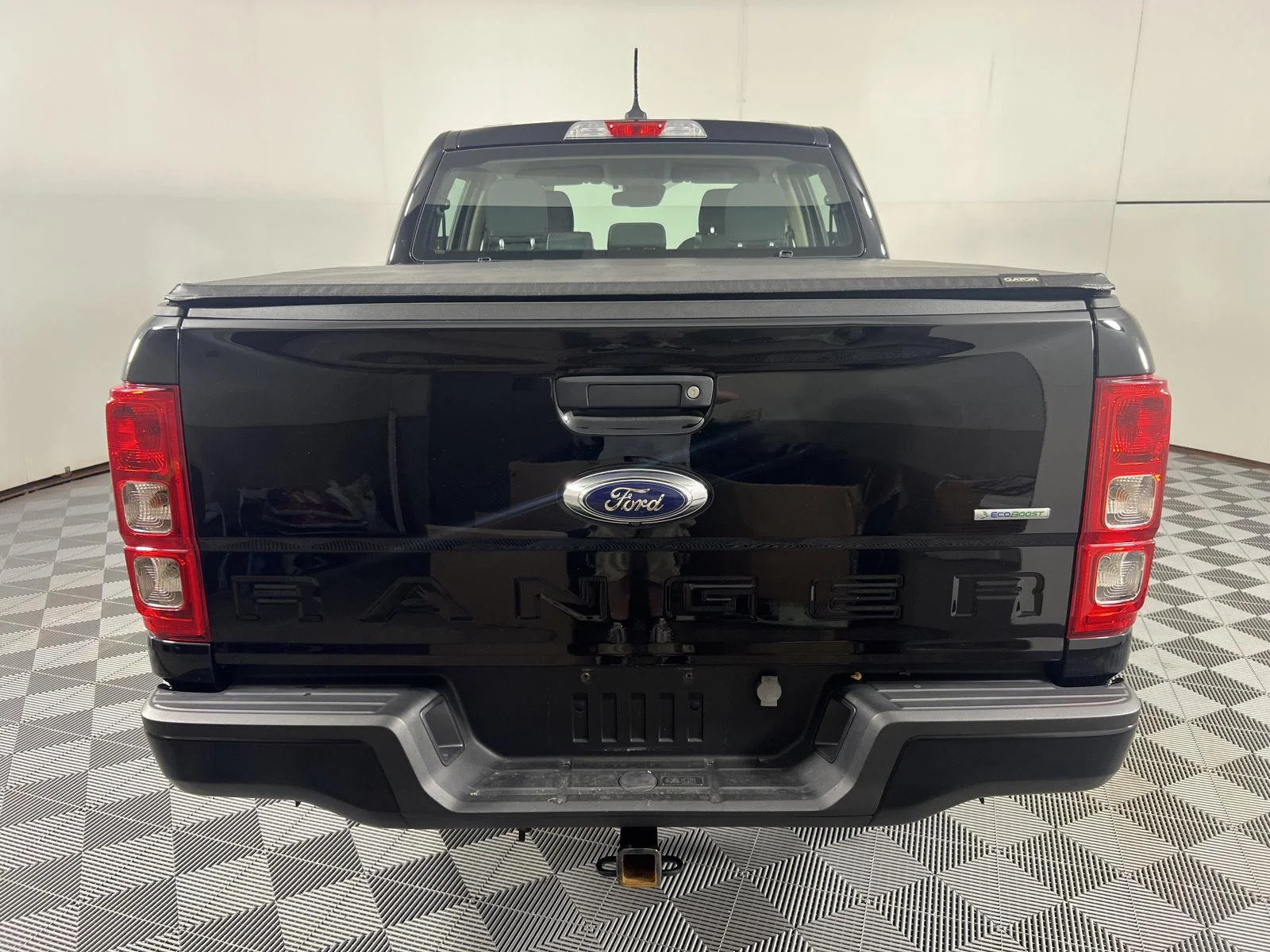 Used 2020 Shadow Black Ford XL image 9