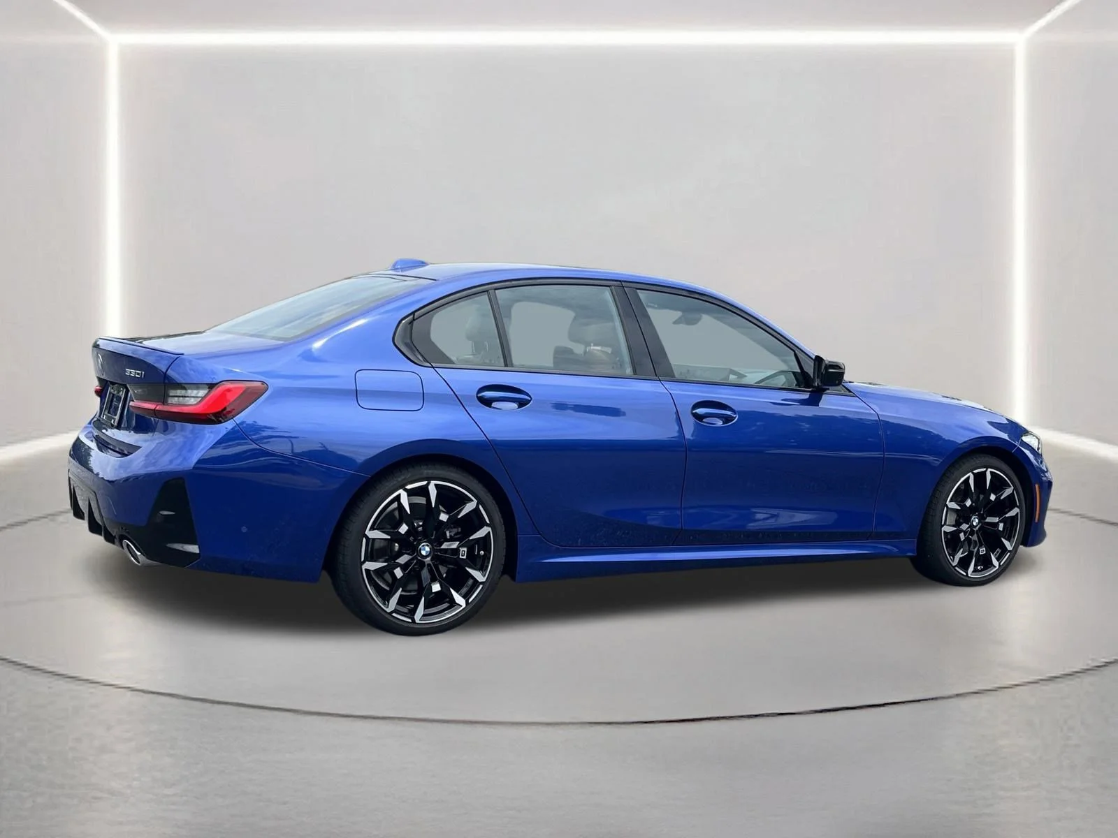 2025 BMW 3 Series 330i - Photo 28