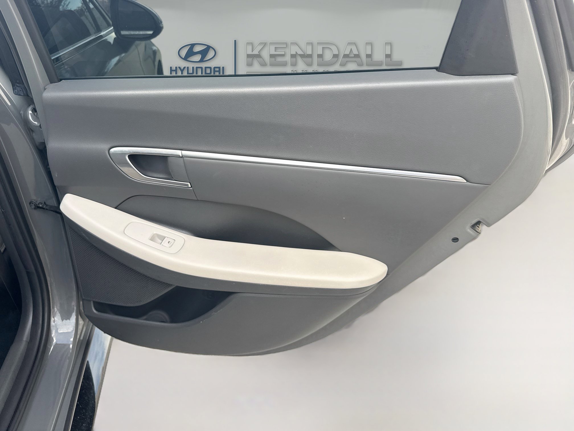 Used 2023 Hampton Gray Hyundai SEL image 28