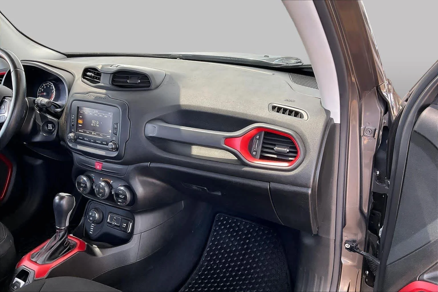 Used 2016 Granite Crystal Metallic Clearcoat Jeep Trailhawk image 19