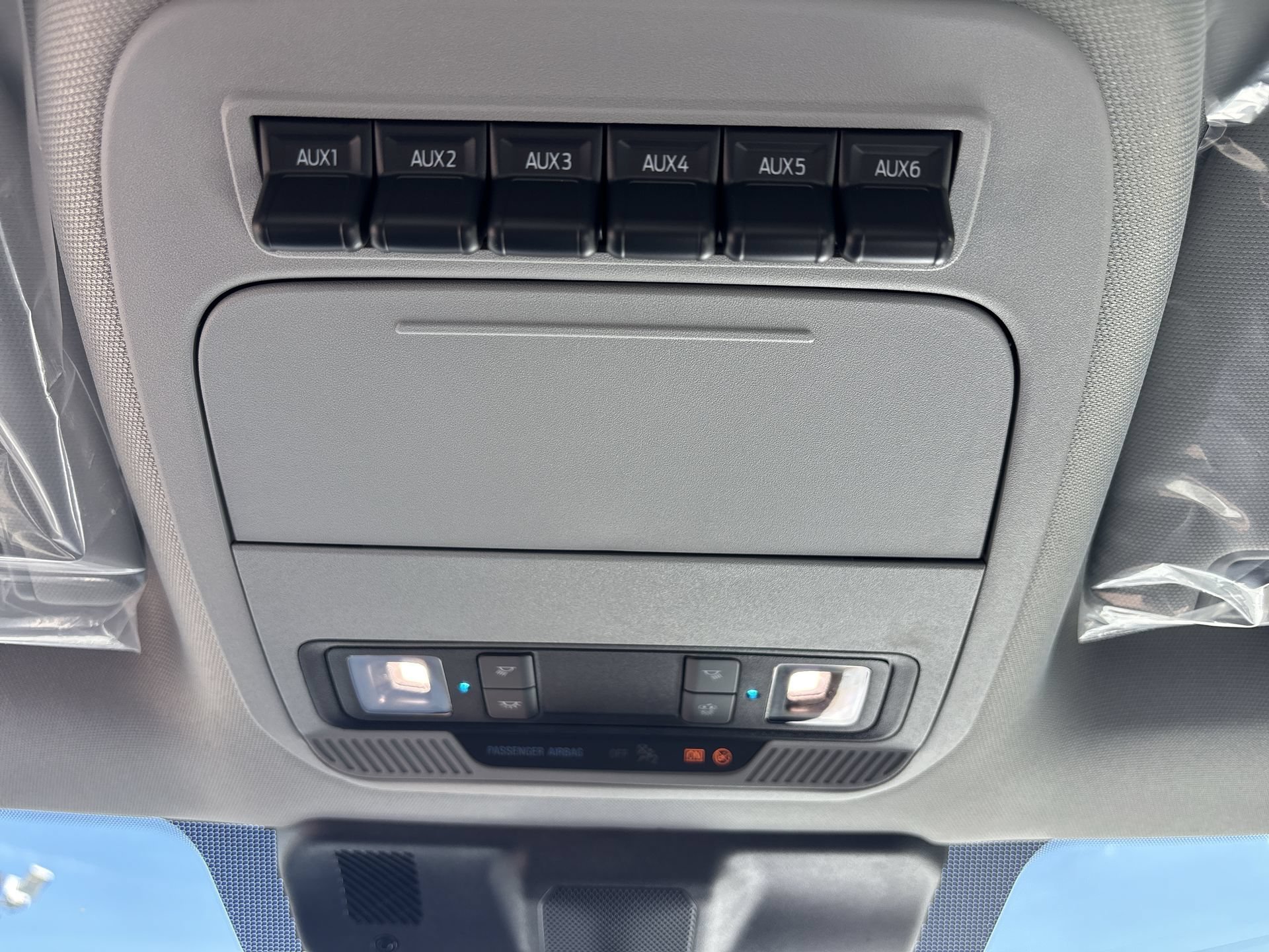 New 2026 Oxford White Ford XL image 21