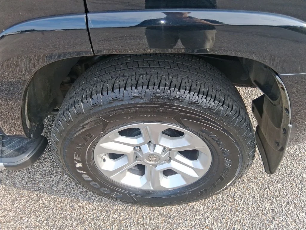 Used 2018 Black Toyota SR5 Premium image 9