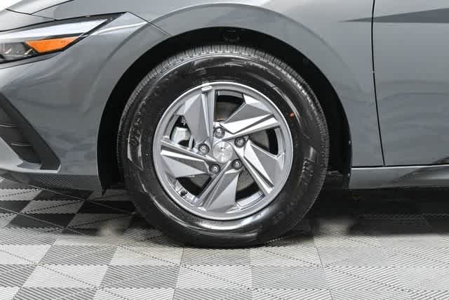 New 2026 Ecotronic Gray Hyundai SE image 8