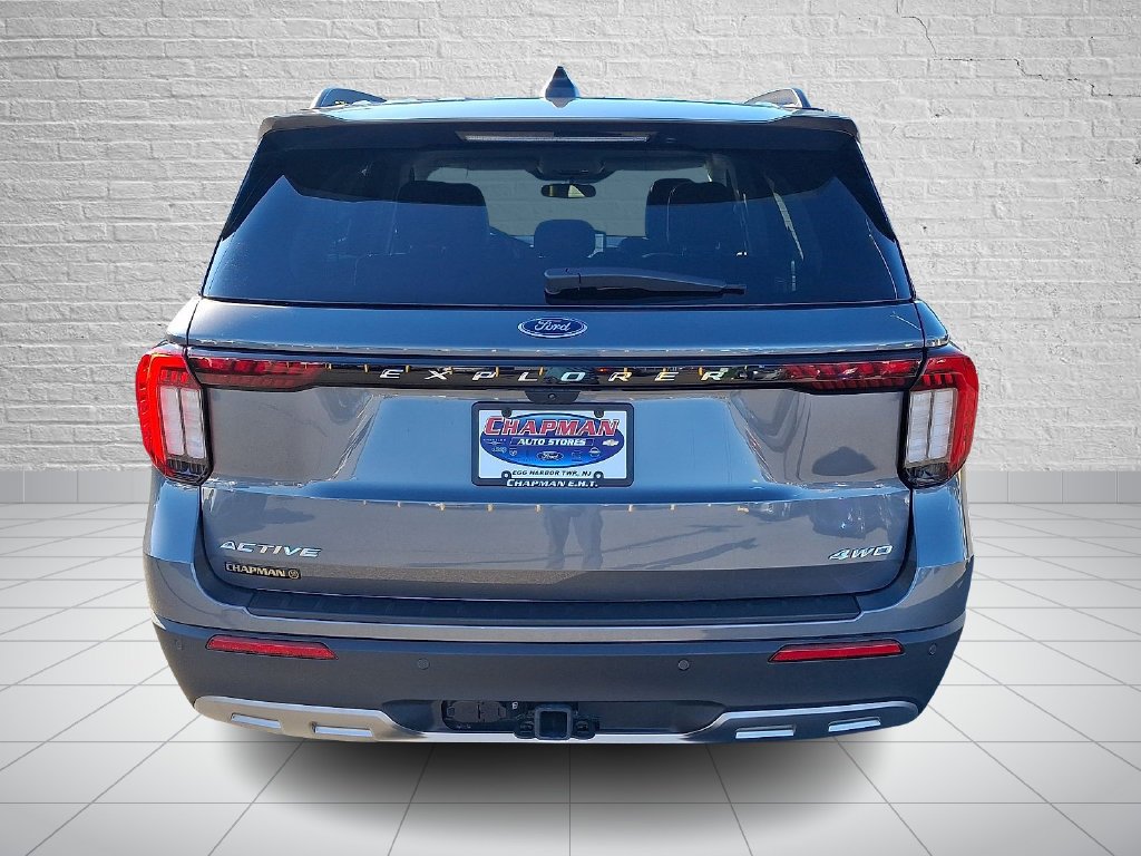 Used 2025 Gray Ford Active image 5