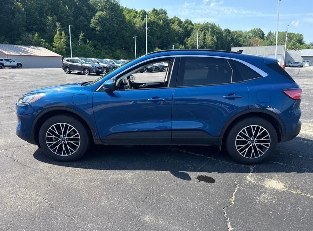 Used 2022 Blue Ford SEL image 8