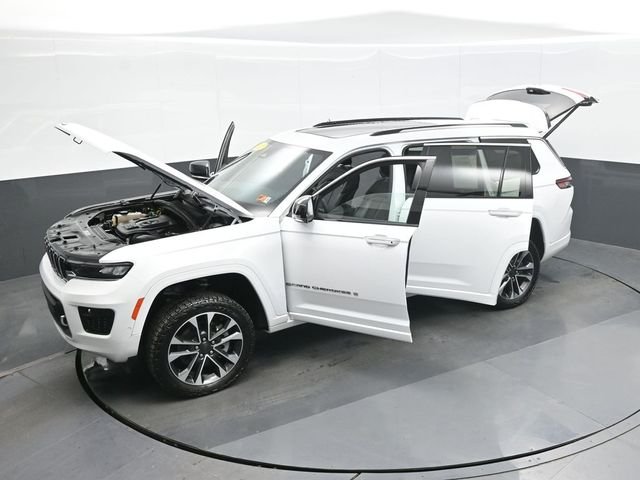 Used 2023 White Jeep Overland image 28