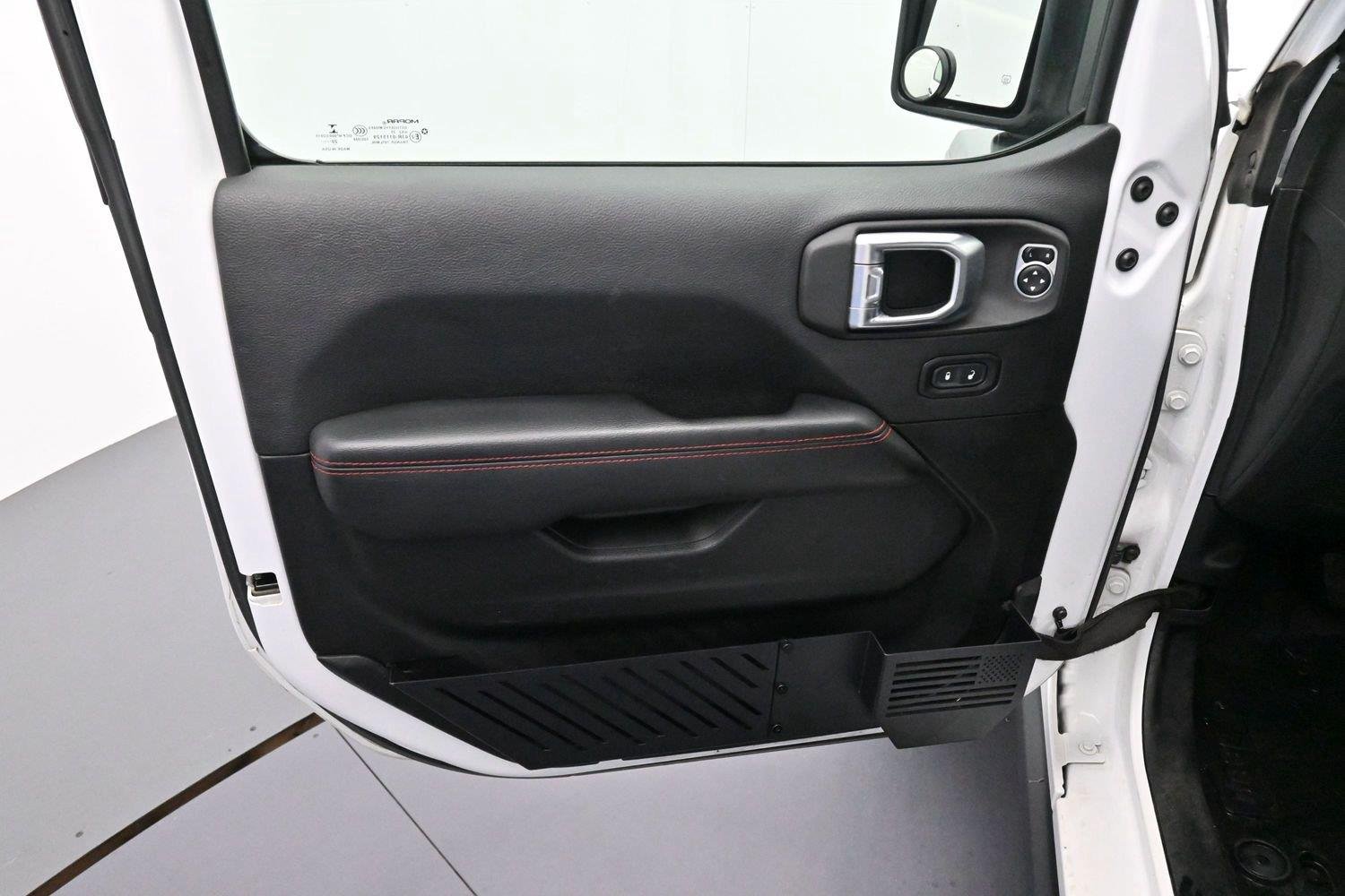 Used 2021 Bright White Clearcoat Jeep Rubicon image 9