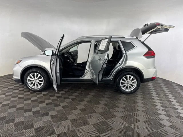 Used 2017 Silver Nissan SV image 9
