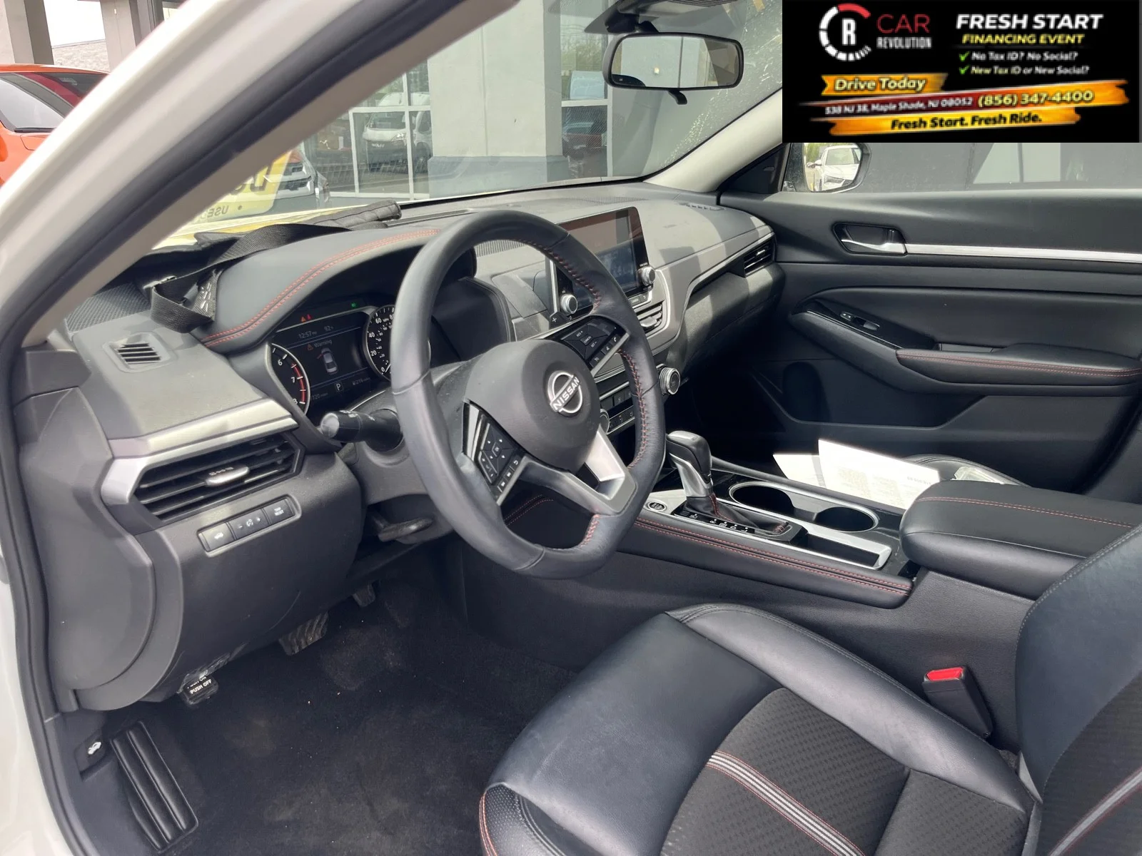 Used 2025 Pearl White Tricoat Nissan SR image 14