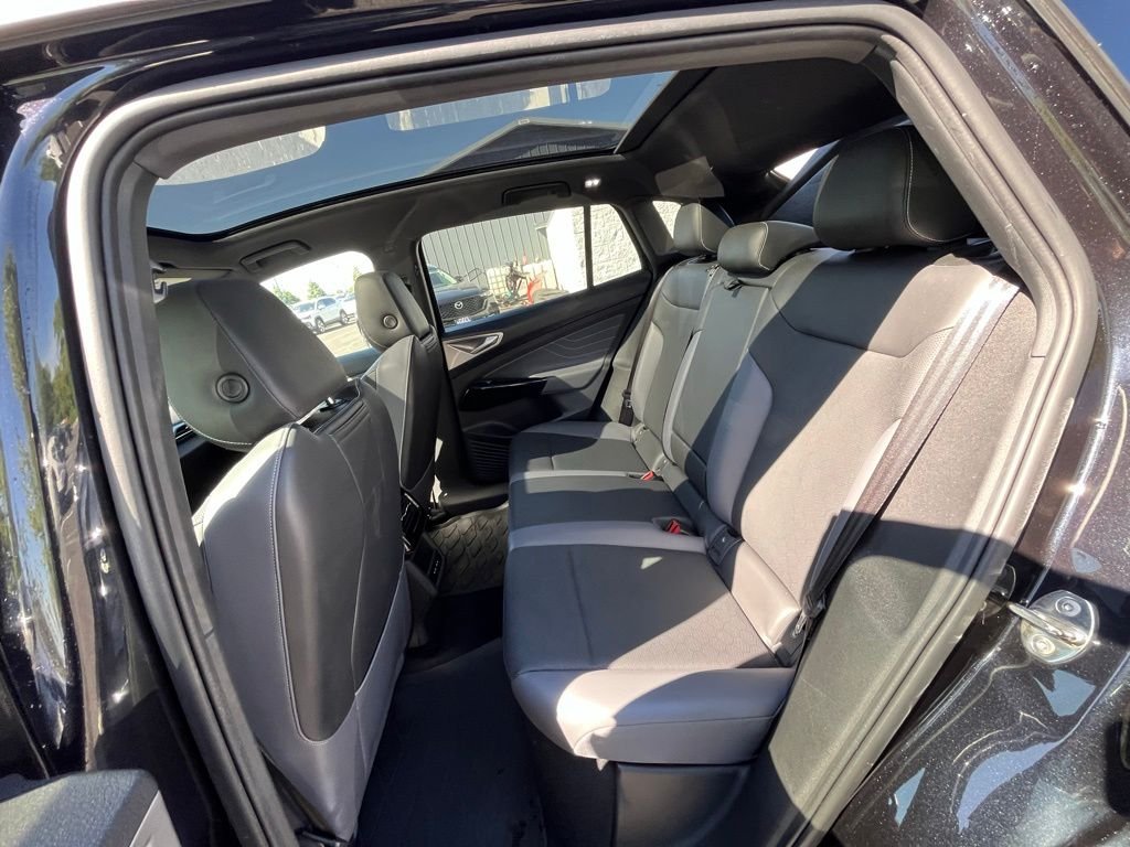 Certified Used 2023 Black Volkswagen S image 21