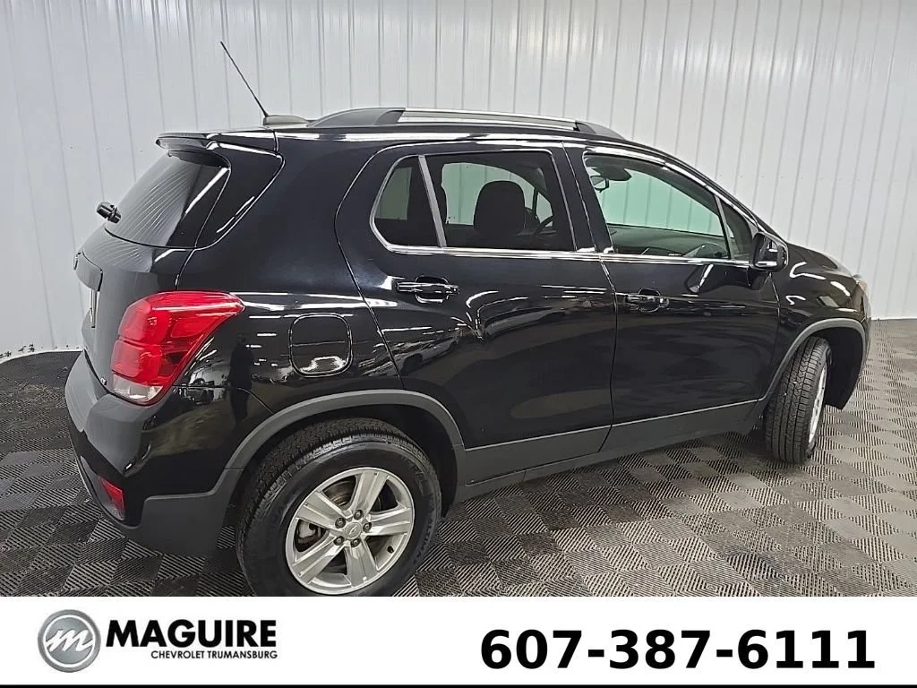 Used 2020 MOSAIC BLACK METALLIC Chevrolet LT image 3