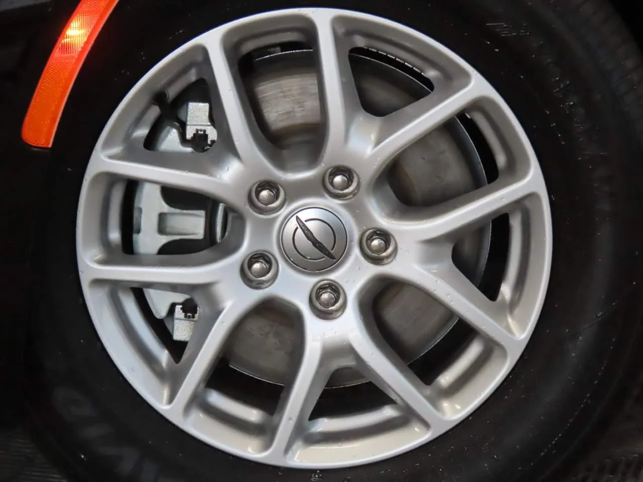 Used 2024  Chrysler Touring L image 6