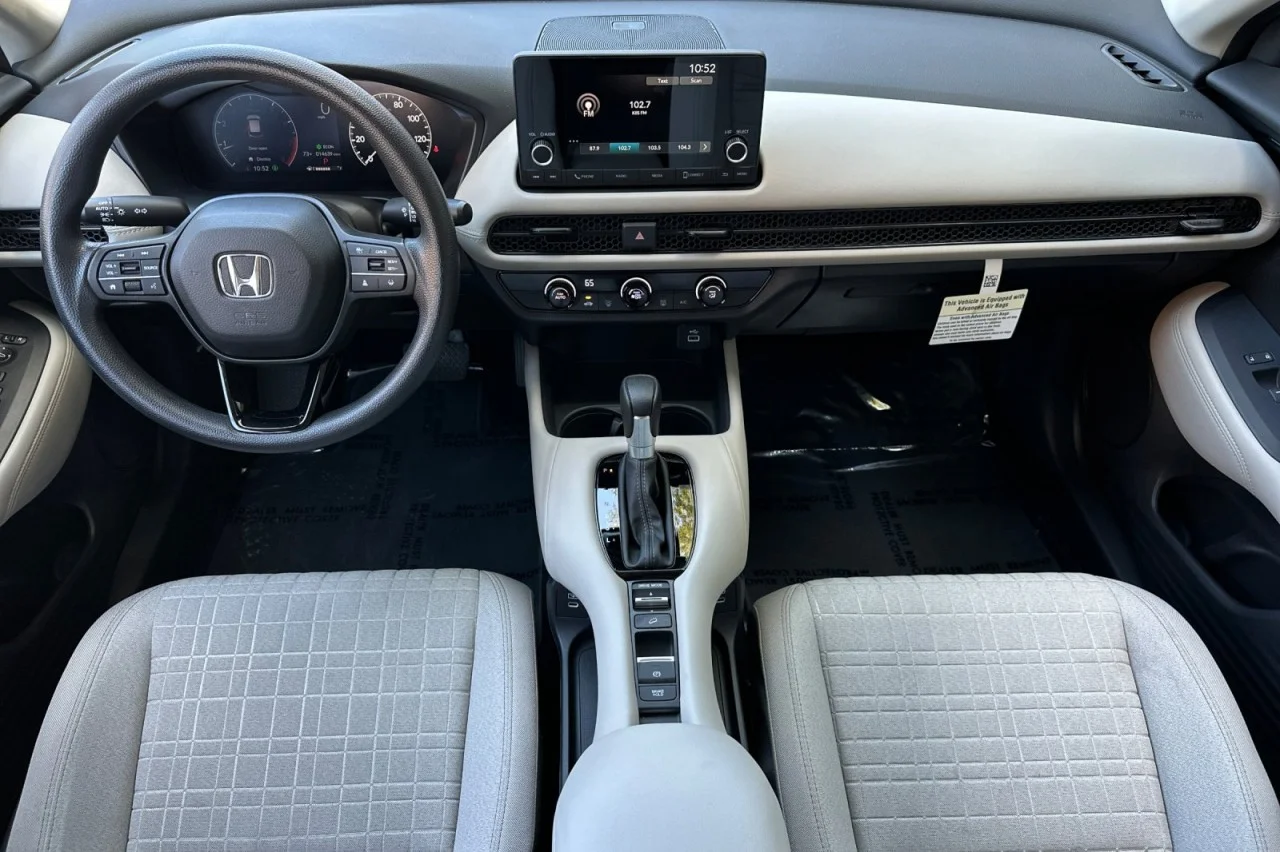 Used 2025 Platinum White Pearl Honda LX image 12