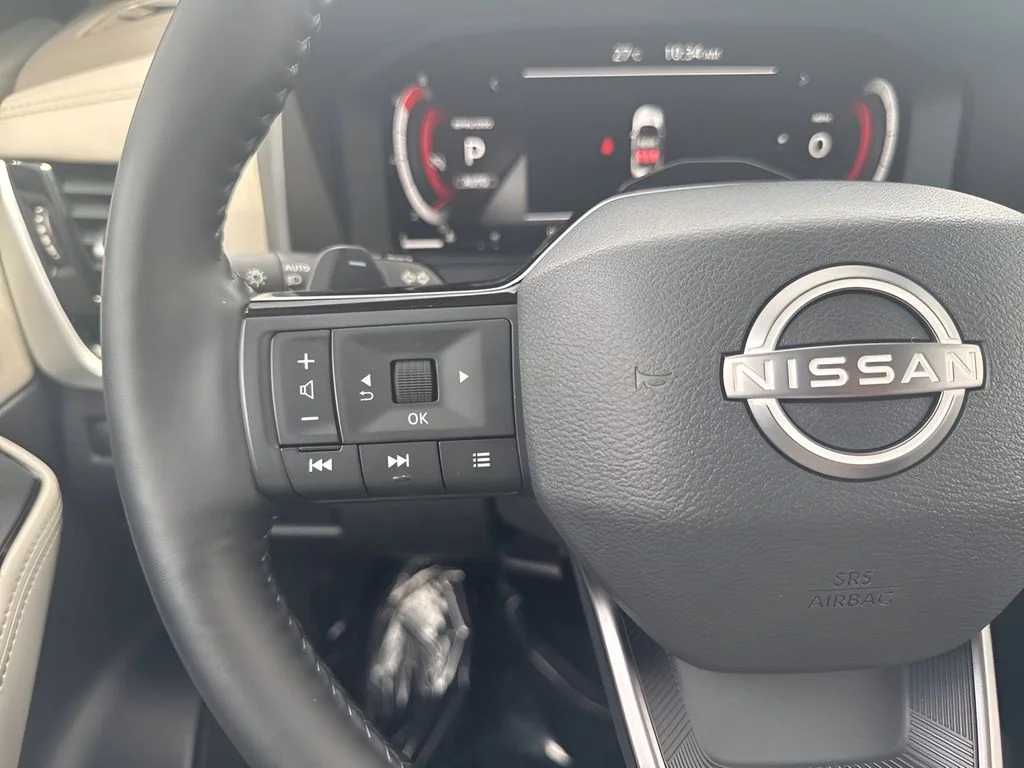 Used 2025 White Nissan SL image 16
