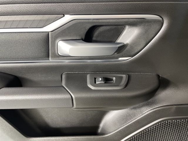 New 2025 Billet Silver Metallic Clear-Coat Exterior Paint RAM Big Horn/Lone Star image 38