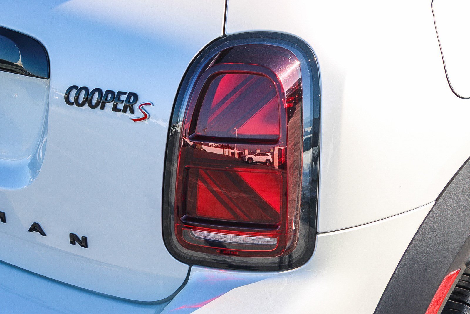 Used 2023 Nanuq White Metallic MINI  image 9