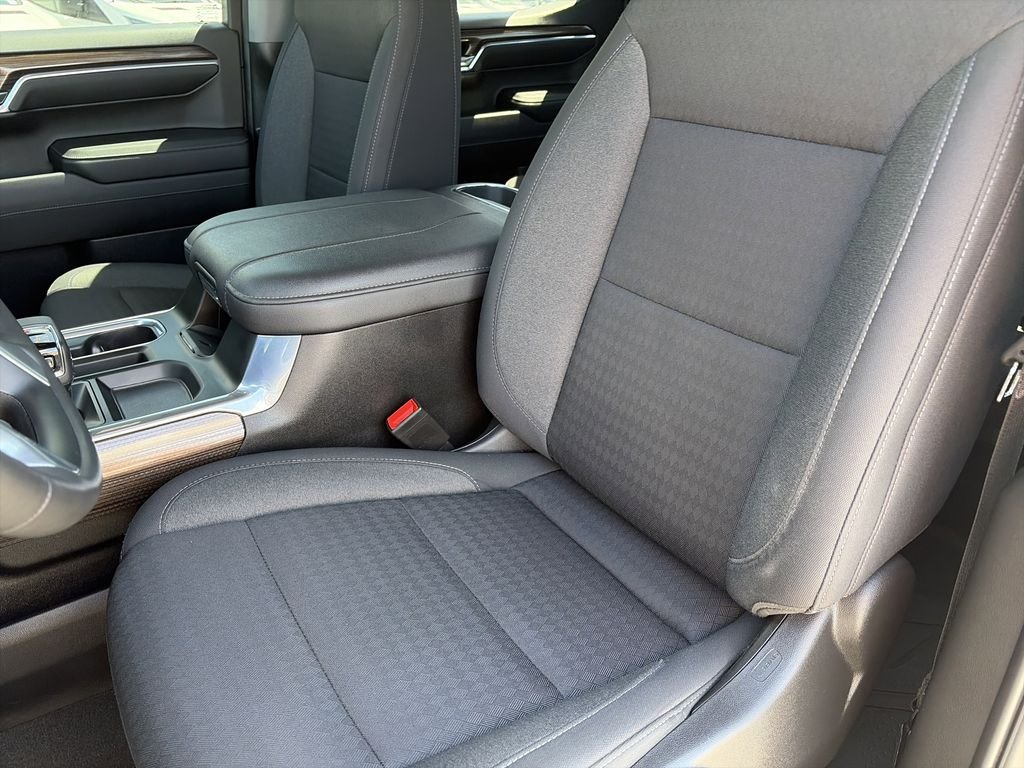 Used 2023 White Chevrolet RST image 12
