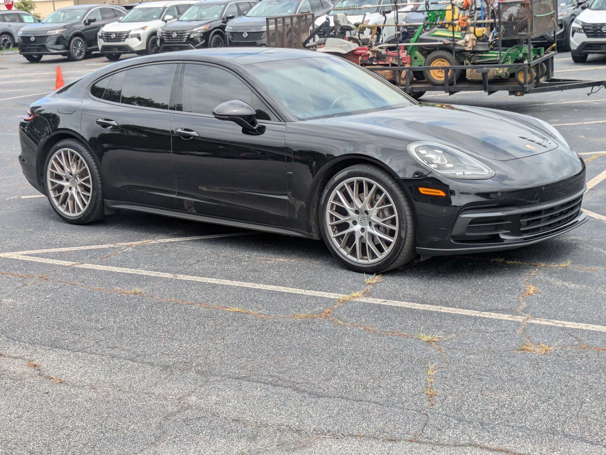 Used 2018 Black Porsche Base image 1