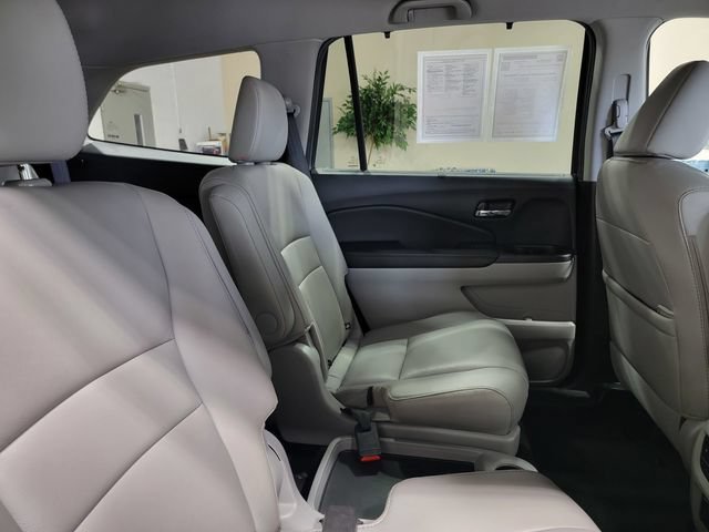 Used 2020 Silver Honda AWD Touring 7 Passenger image 16