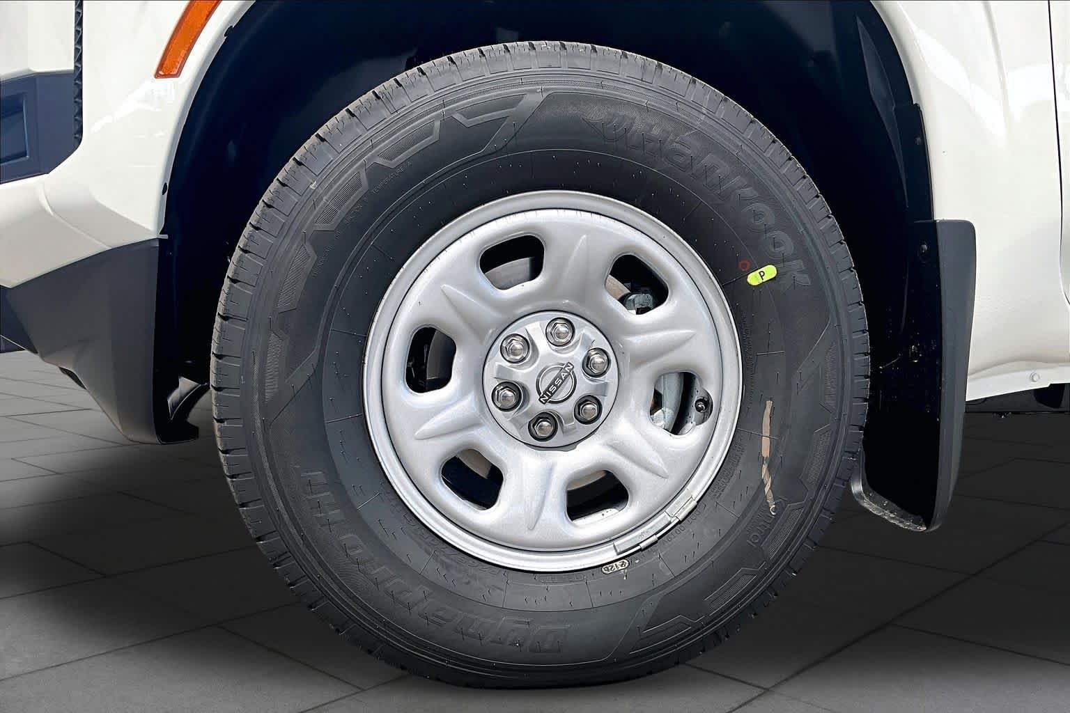 New 2026 Glacier White Nissan S image 9