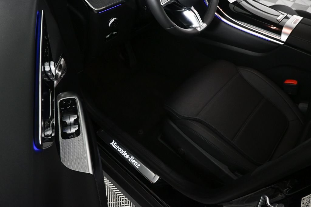 New 2026 Black Mercedes-Benz GLC 300 image 7