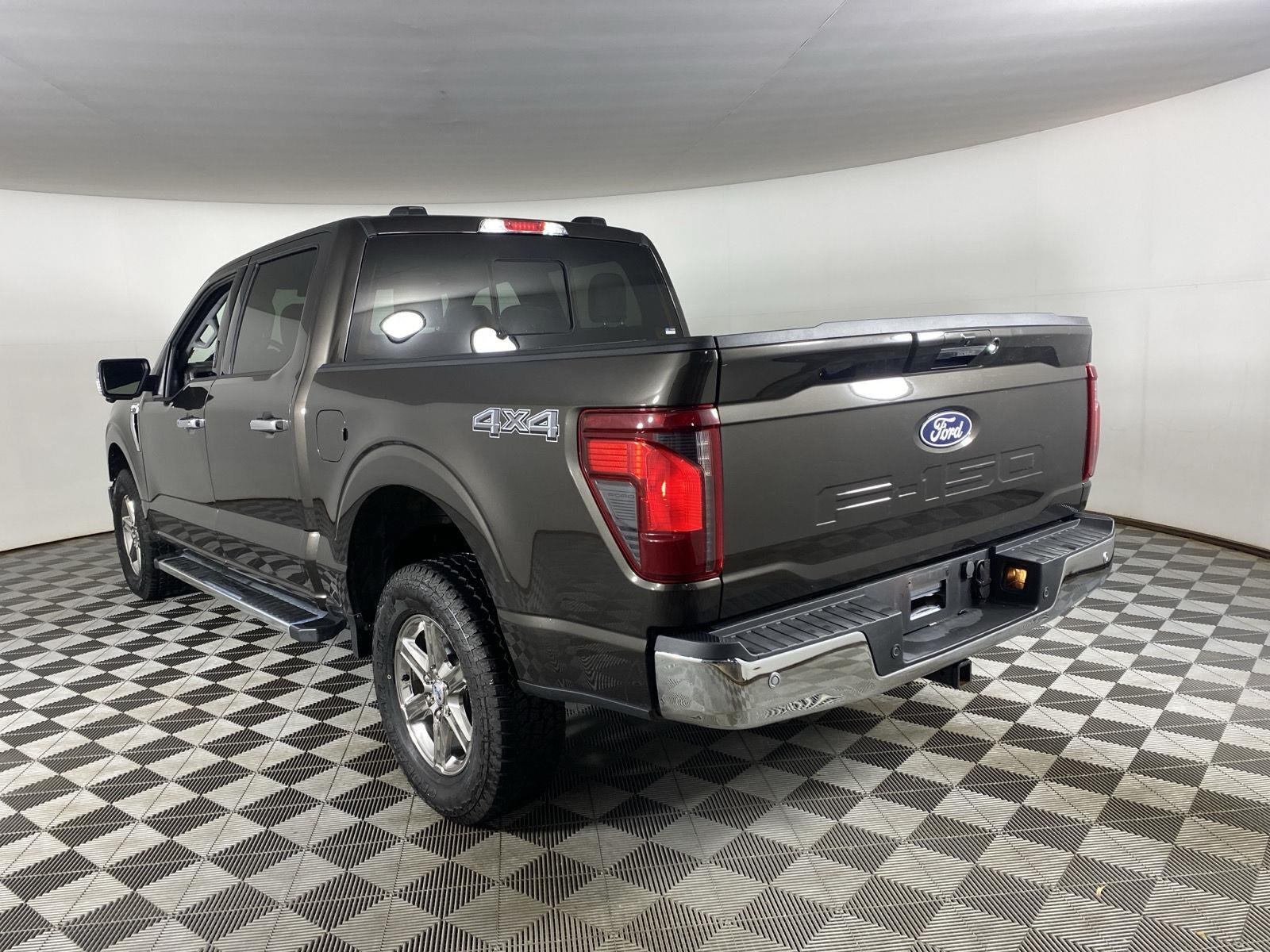 Used 2024 Darkened Bronze Ford XLT image 15