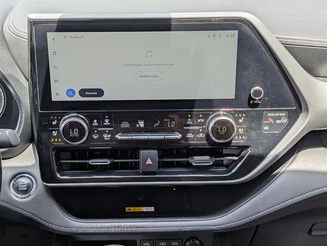 Used 2023  Toyota Platinum image 18
