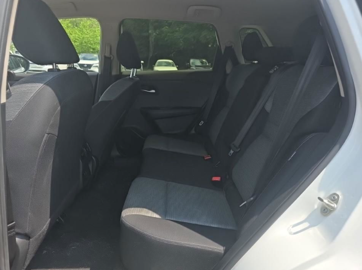 Used 2023 White Nissan SV image 4