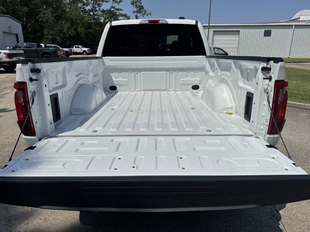 New 2026 Oxford White Ford XLT image 18