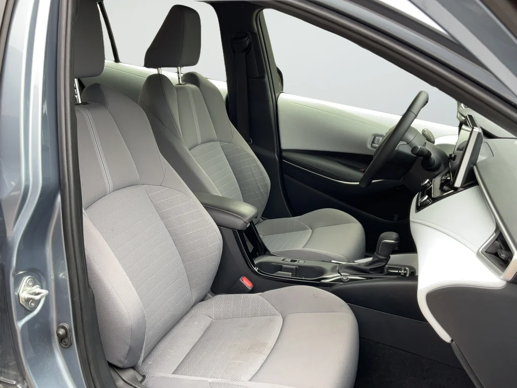 Used 2023  Toyota SE image 25