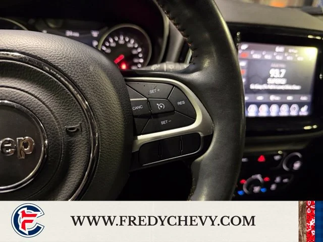 Used 2019 Gray Jeep Limited 4x4 image 14