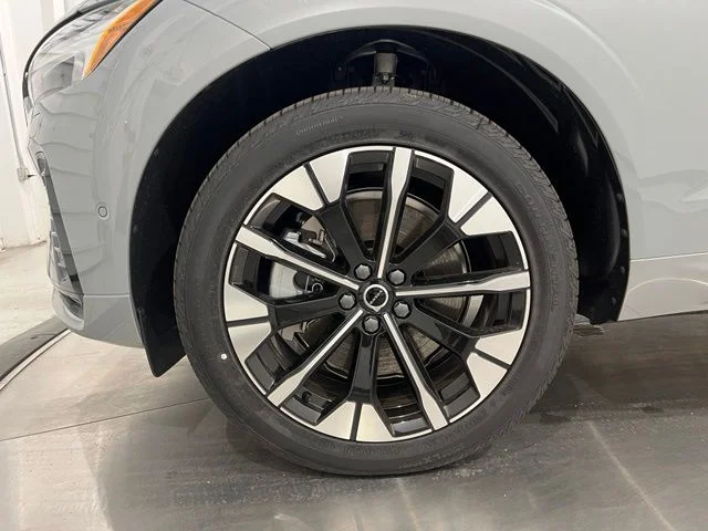 New 2026 Vapour Grey Volvo Plus image 22