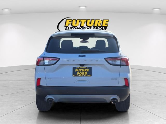Used 2022 White Ford SE image 5