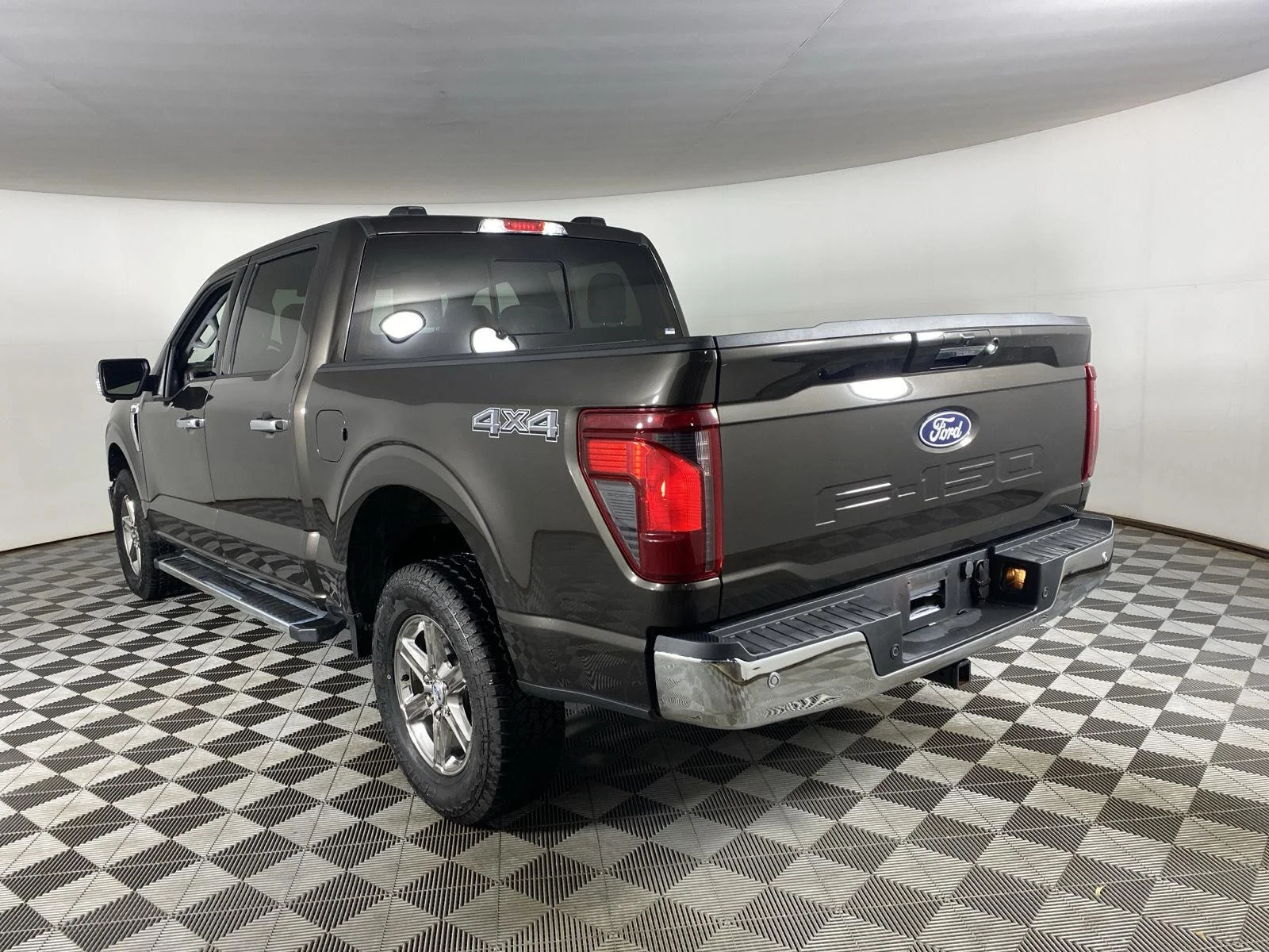 Used 2024 Darkened Bronze Ford XLT image 15
