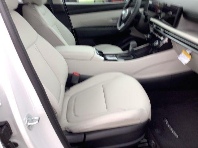 New 2026 White Pearl Hyundai SEL Plus image 25