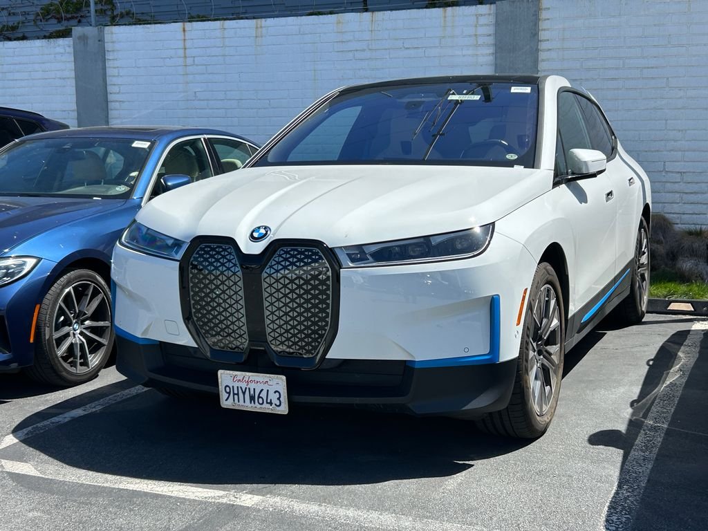 Certified Used 2024 Alpine White BMW xDrive50 image 2