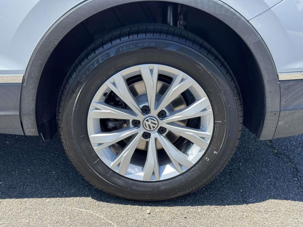2018 Volkswagen Tiguan SE - Photo 12
