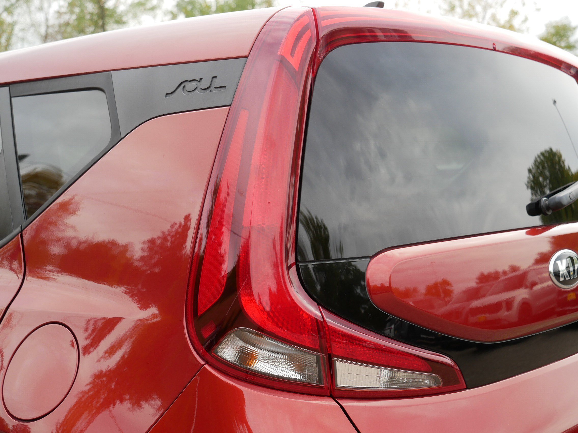 Used 2021 Mars Orange Kia LX image 17