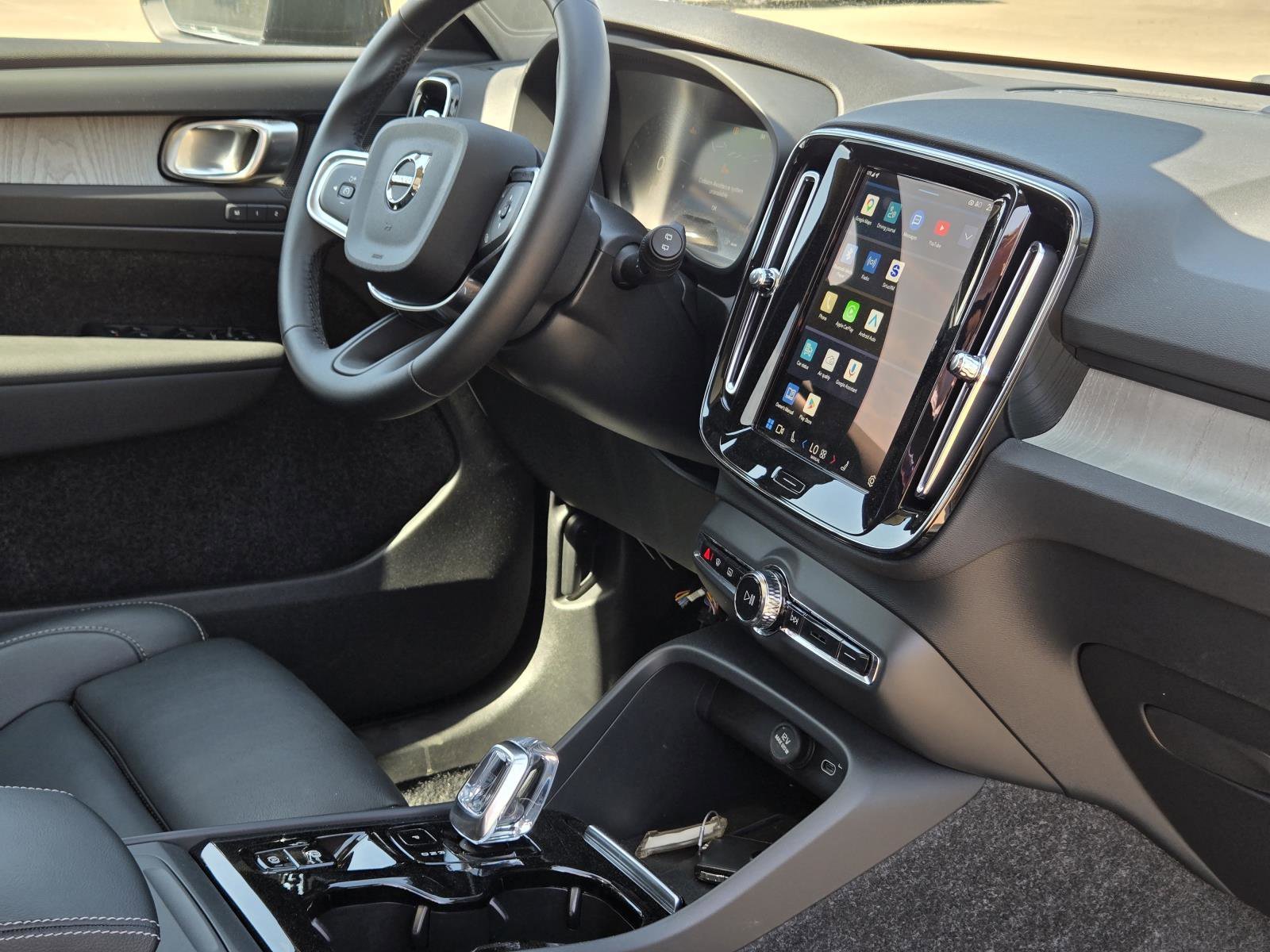 Used 2025 Black Volvo Plus Dark Theme image 42