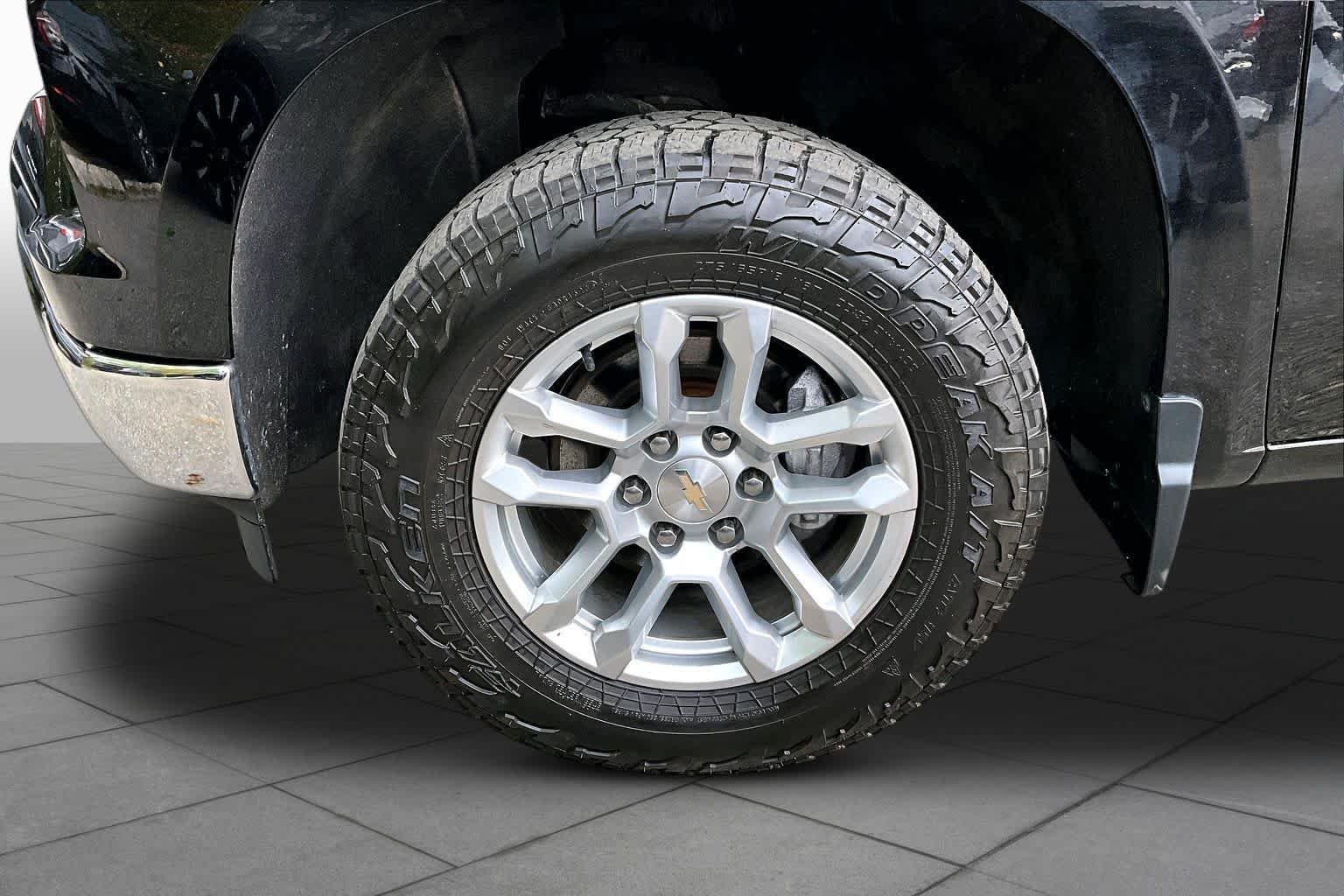 Used 2022 Black Chevrolet LT image 11
