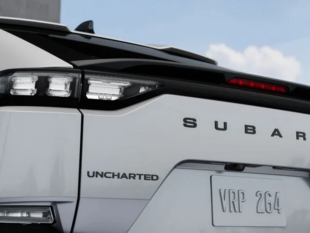 New 2027 COSMIC WHITE PEARL Subaru Premium FWD image 11