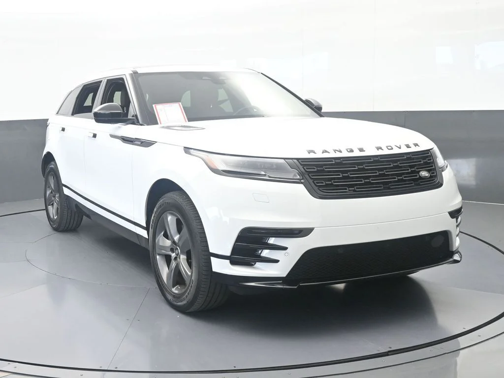 Used 2025 Gray Land Rover Dynamic SE image 9