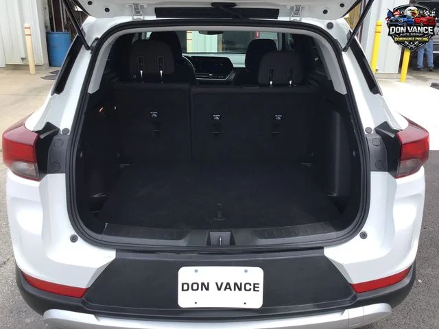 Used 2025 White Chevrolet LT image 22