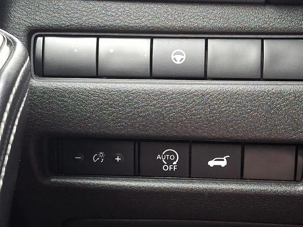 Used 2025 Blue Nissan SV image 23
