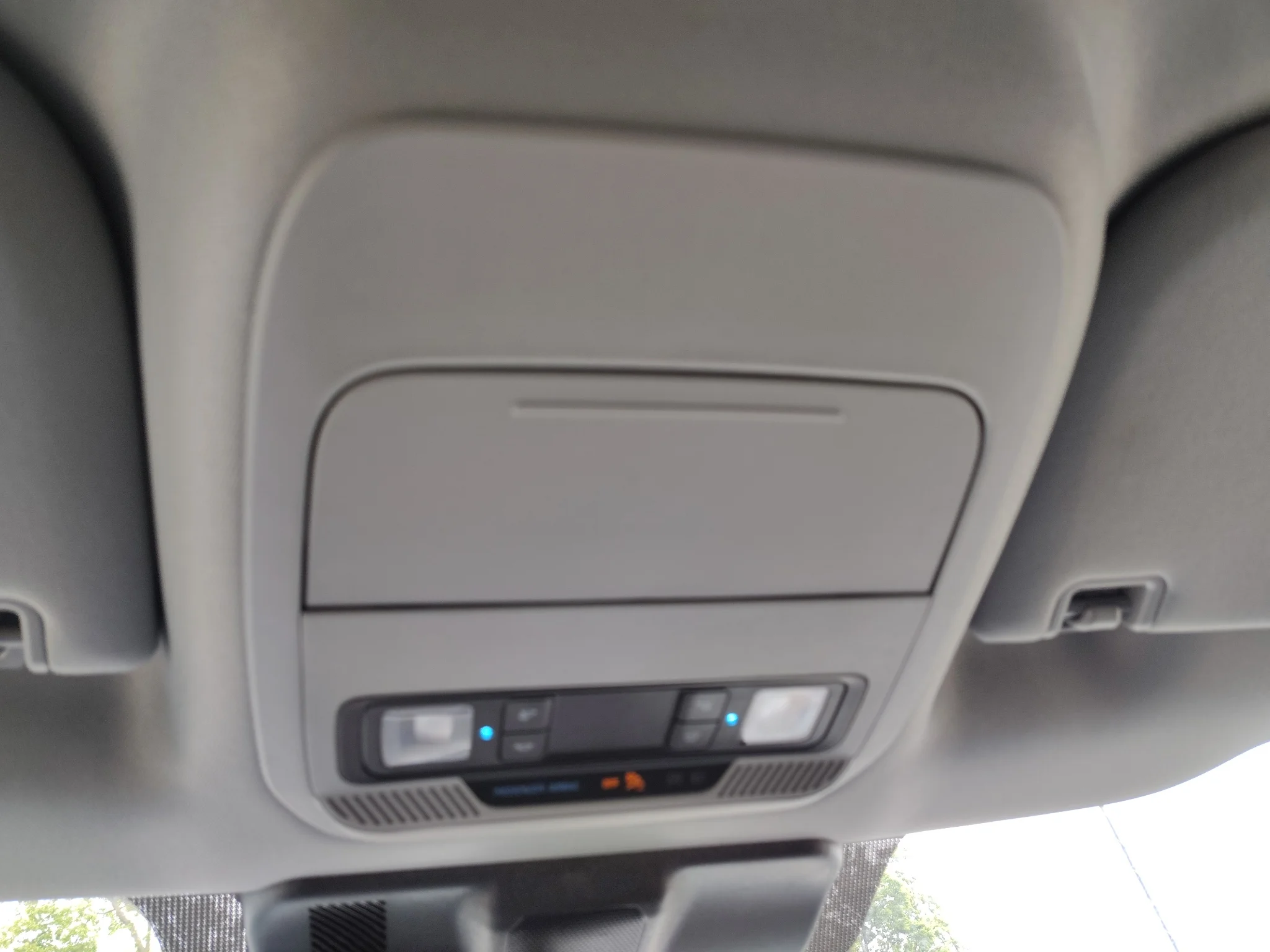 Used 2025 Oxford White Ford XLT image 21