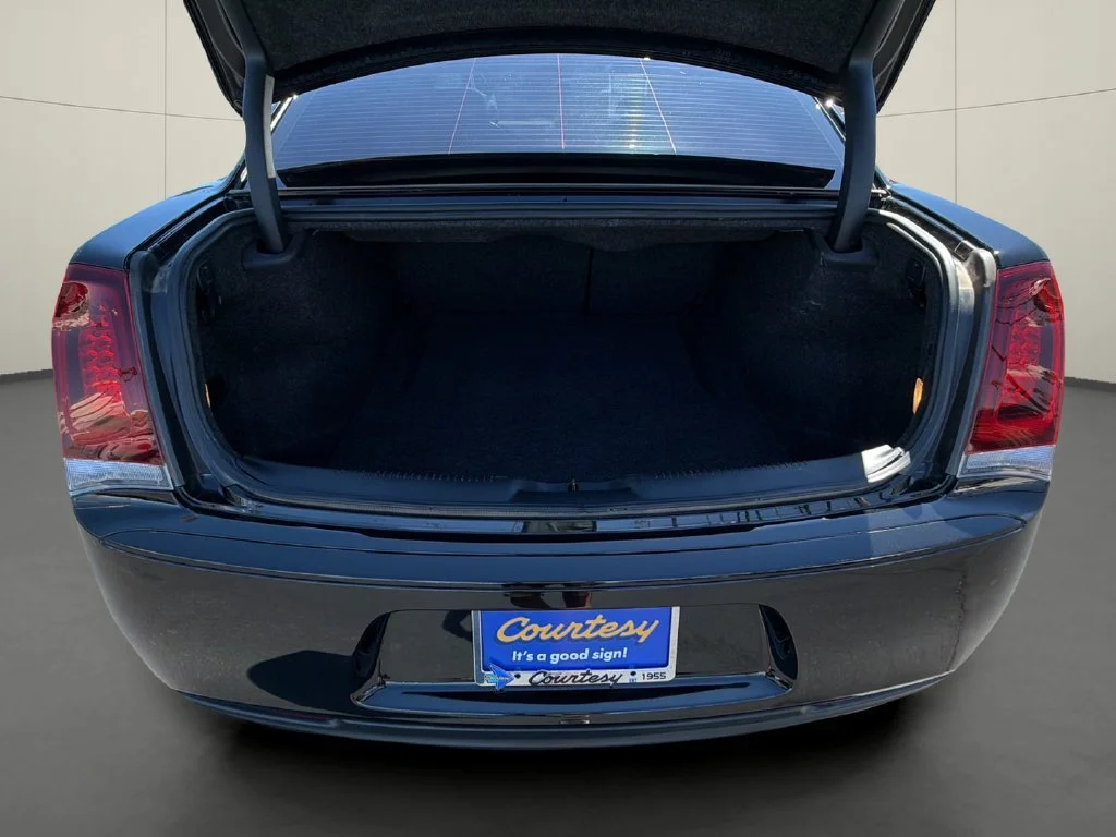 Used 2022 Black Chrysler Touring image 10
